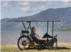 Doi exploratori români vor să traverseze Australia pe tricicletă, performanță susținută de 2Performant
