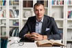 OPINIE | Răzvan Popescu, avocat: Ai curte, dar nu ai acte? Ce poți face când primăria nu răspunde și de ce instanțele încep să dea dreptate proprietarilor.