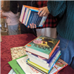 CarteTeca 2025: 250.000 lei pentru 50 de biblioteci școlare. Libris și Salvați Copiii România dau startul înscrierilor pentru cea de-a 7-a ediție